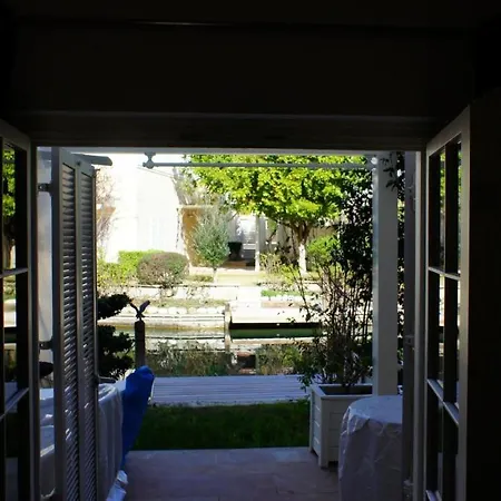 Acrux Holiday In A Dream Villa *